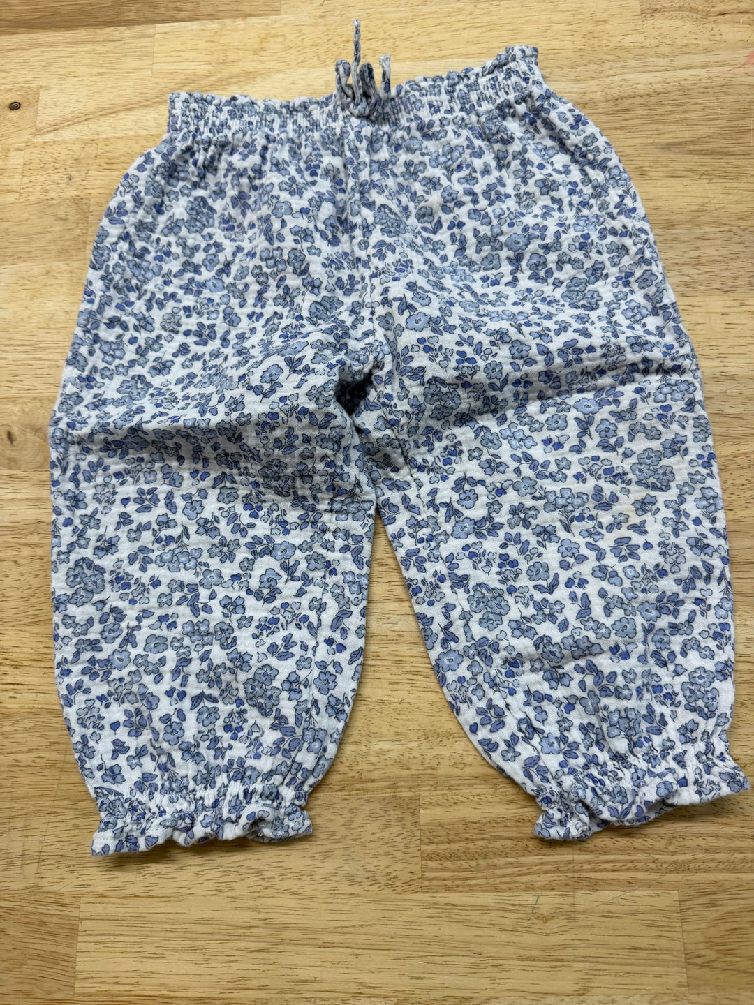 H&M Cotton Elastic Waist Pants – 18 Months | Ditsy Floral on White