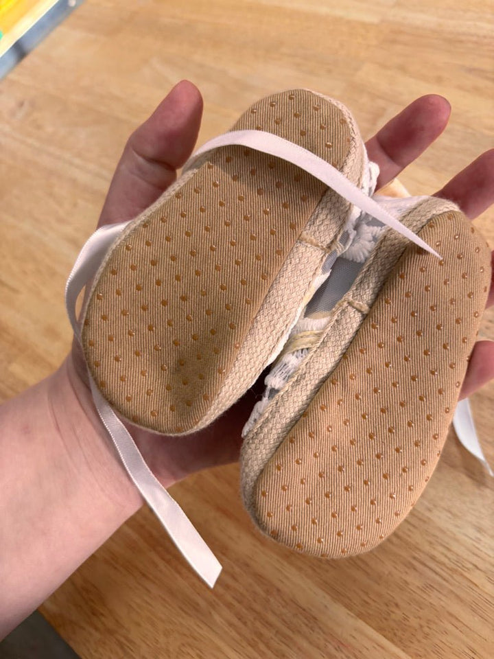 Carter’s Soft Sole Shoes – 6 - 9M - Nest and Sprout - Consignment