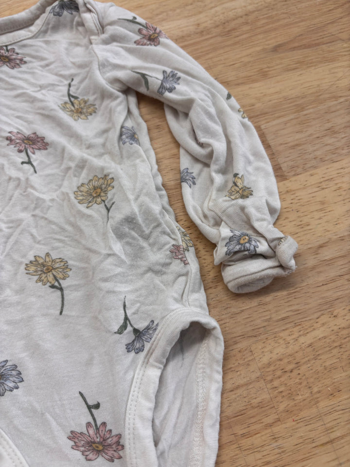 Carter’s 3M Bodysuit – White with Flowers. IMPERFECT