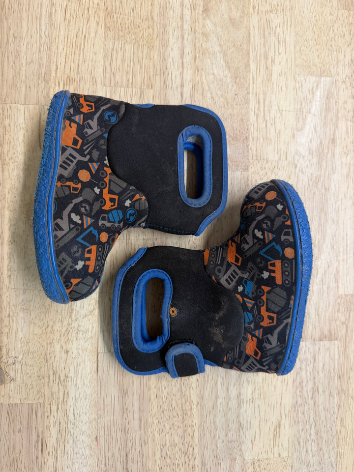 Baby Bogs Construction Print Boots – C5–10 (EU 21 Est.) | Play