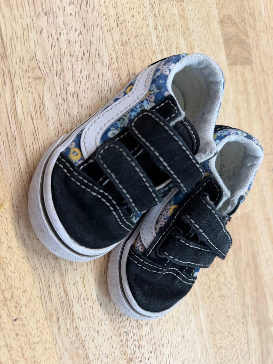 Vans Velcro Shoe – 5.5 | Blue Floral - Nest and Sprout-Consignment