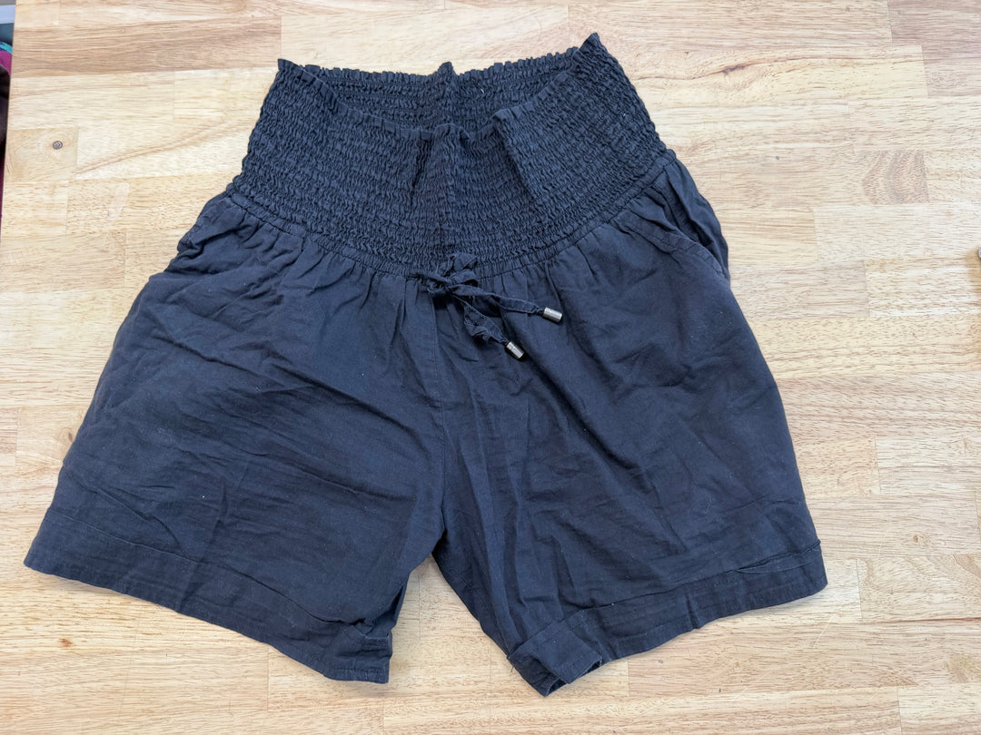 Ripe Maternity Smocked Shorts – S | Black