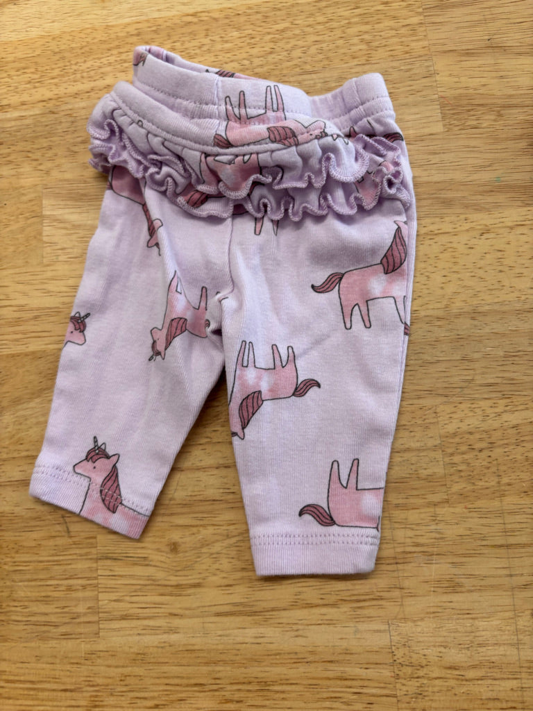 Carter’s NB Leggings – Unicorn Ruffle Bum