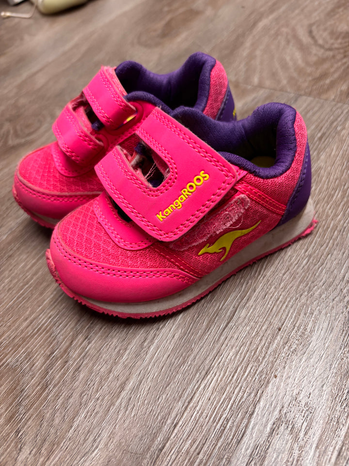 Kangaroos Size 5 Velcro Sneakers - Pink