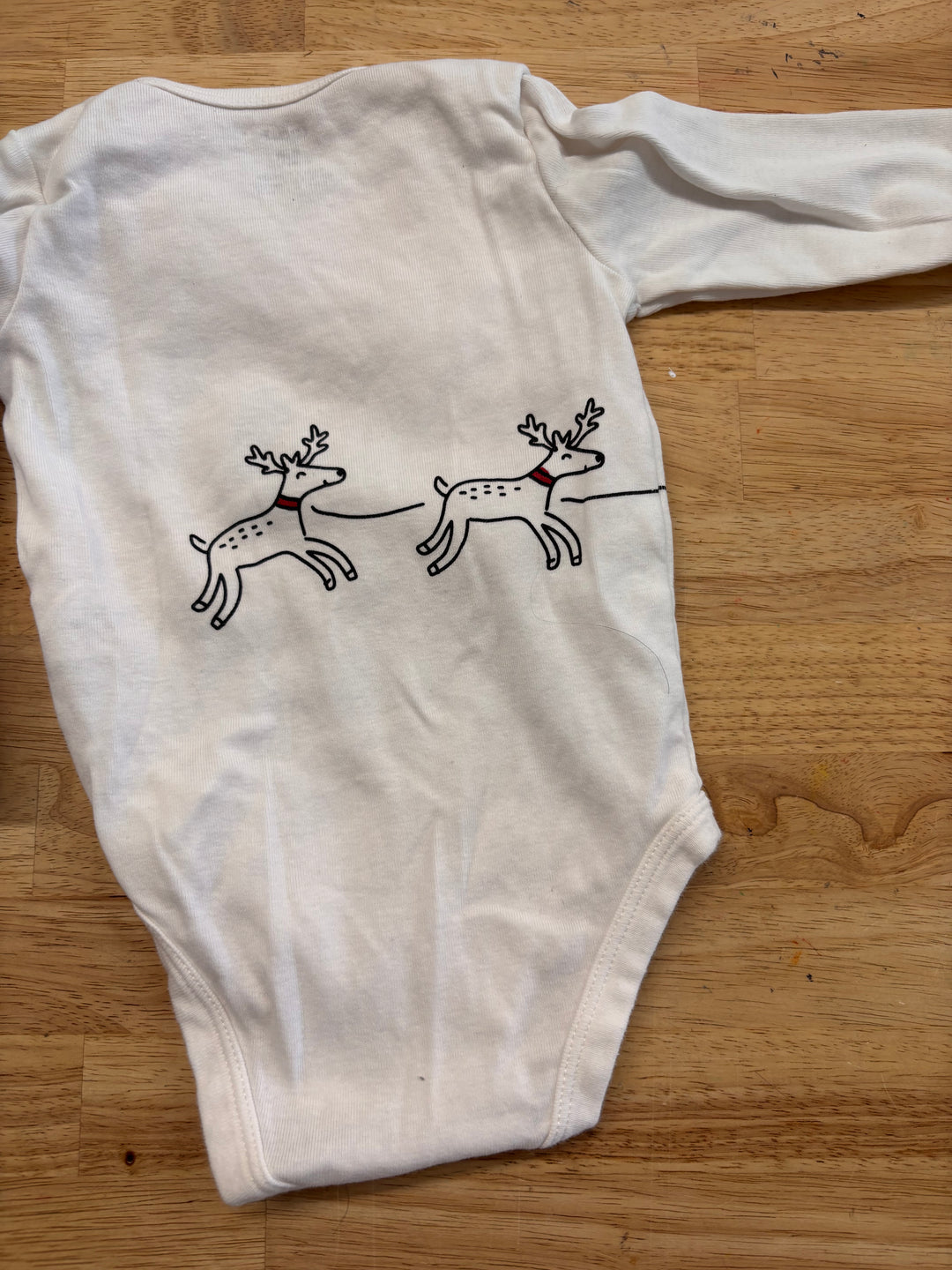 Carter’s Santa Bodysuit – 9M White Long Sleeve