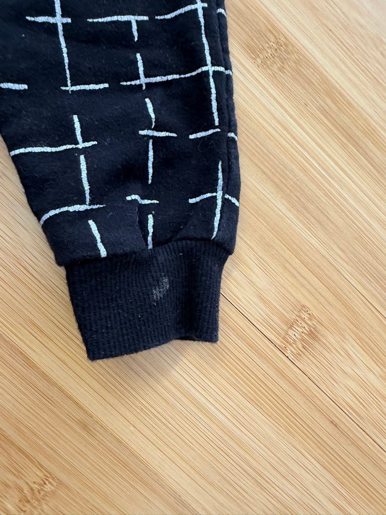 Miles the Label Footless Sleeper – 0–3M | Black White Thatch Print Zip - Nest and Sprout-Consignment