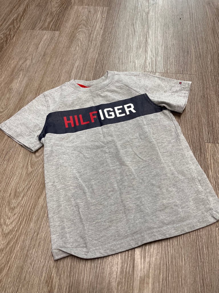 Tommy Hilfiger T-Shirt – Size 6