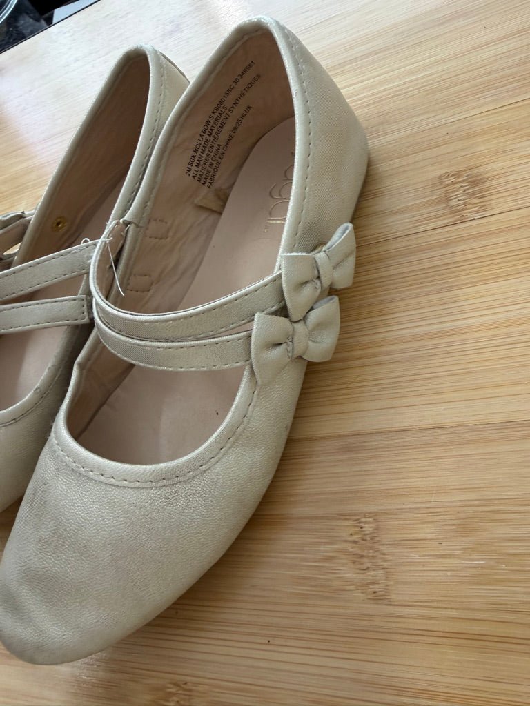 Sugar Gold Sparkle Ballet Flat – 2M | Junior Fit | Play - Nest and Sprout-Consignment