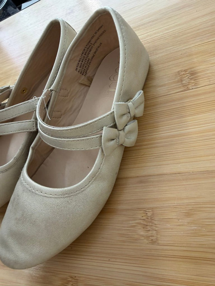 Sugar Gold Sparkle Ballet Flat – 2M | Junior Fit | Play - Nest and Sprout-Consignment