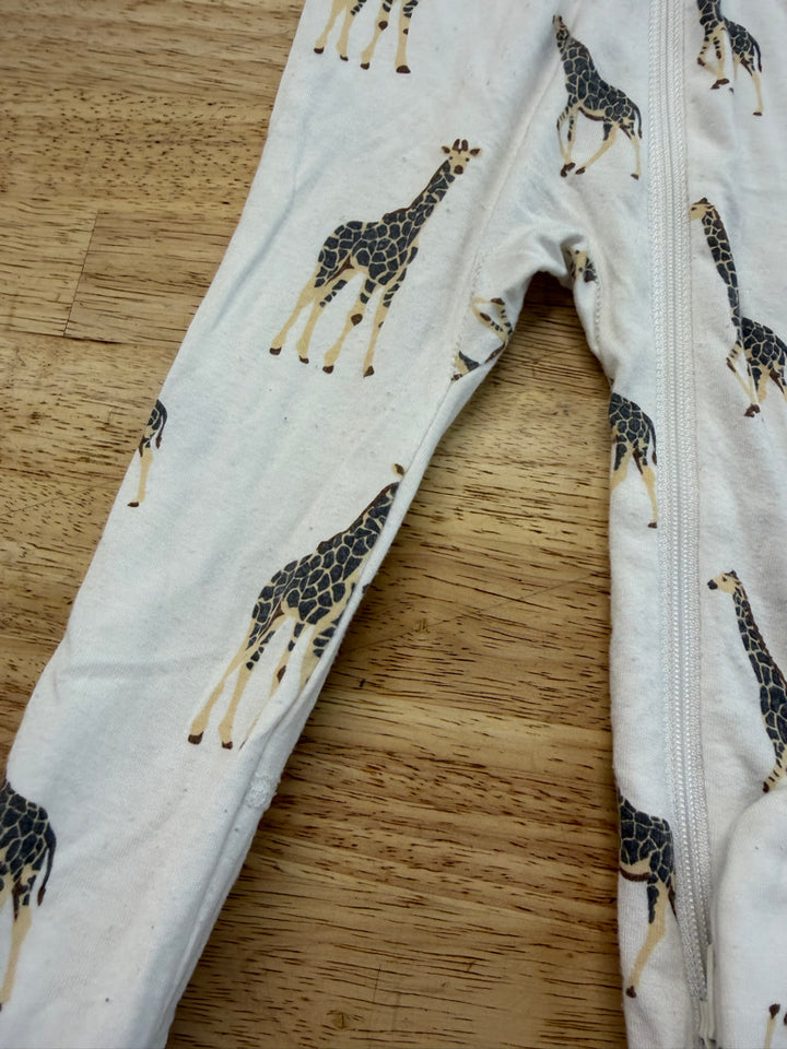 Kyte Baby Giraffe Sleeper – 3–6M | White | Play
