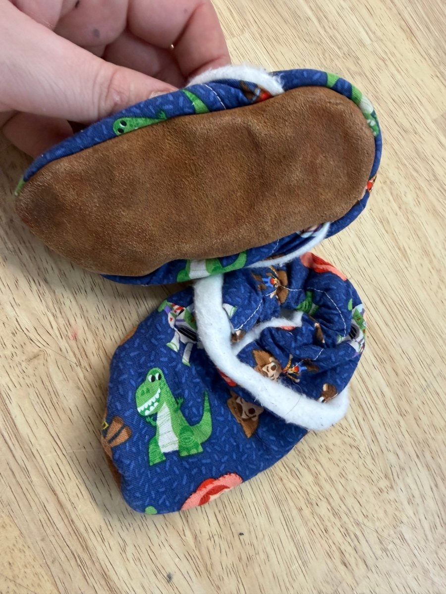 Devine Designs Leather Moccasins Toy Store Print | Size 13 cm - Nest and Sprout - Consignment