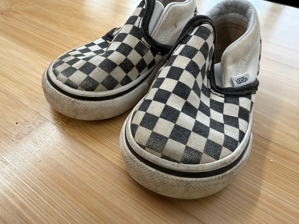 Vans Checker Canvas Shoes – T5 (EU 21) | White & Black | Play - Nest and Sprout-Consignment