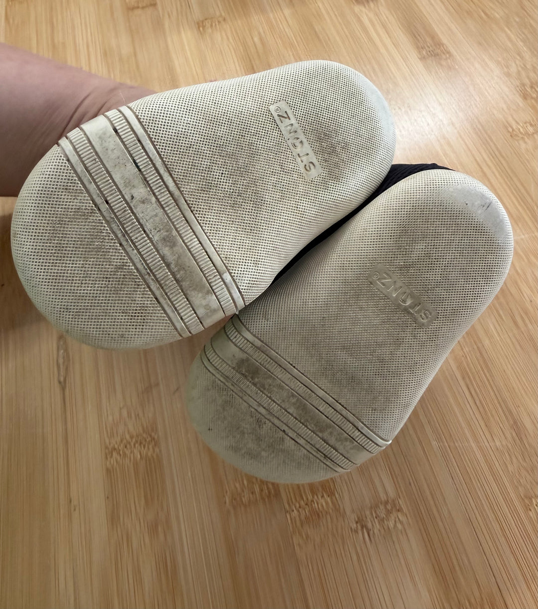 Stonz Black Early Walker Shoes – 12–18M (EU 21)