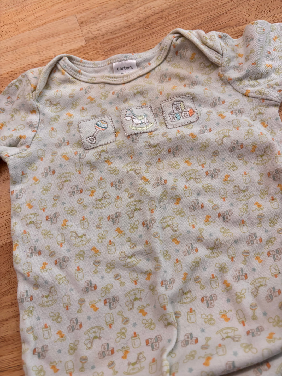 Carter’s NB Baby Gown - Neutral imperfect