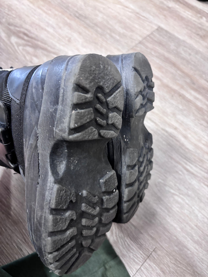 Stonz Galosh Boot w/ Liner & Buckle Size 11