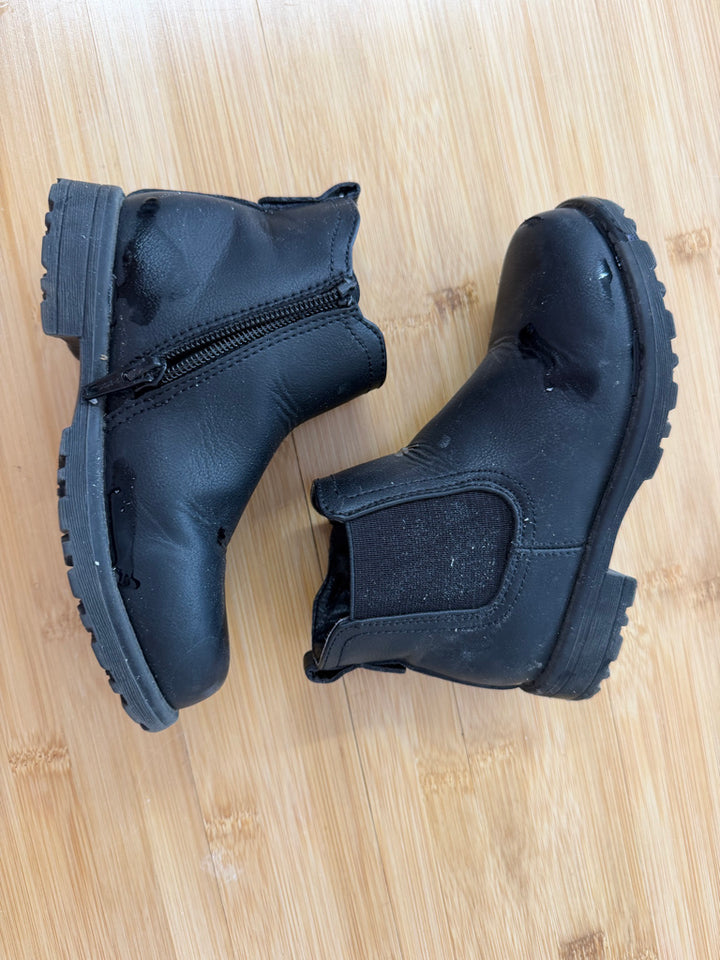 The Children's Place Black Chelsea Boot – 11 (EU 29) | Play