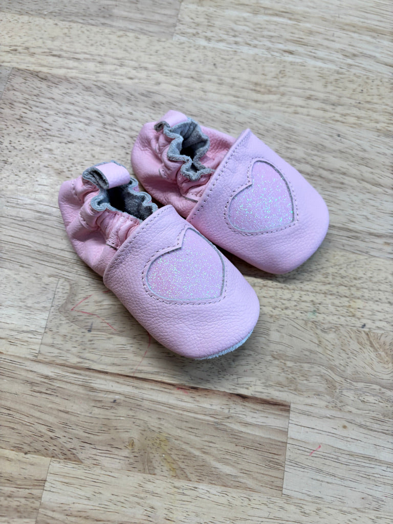 Sparkle Heart Moccasins – 0-6M