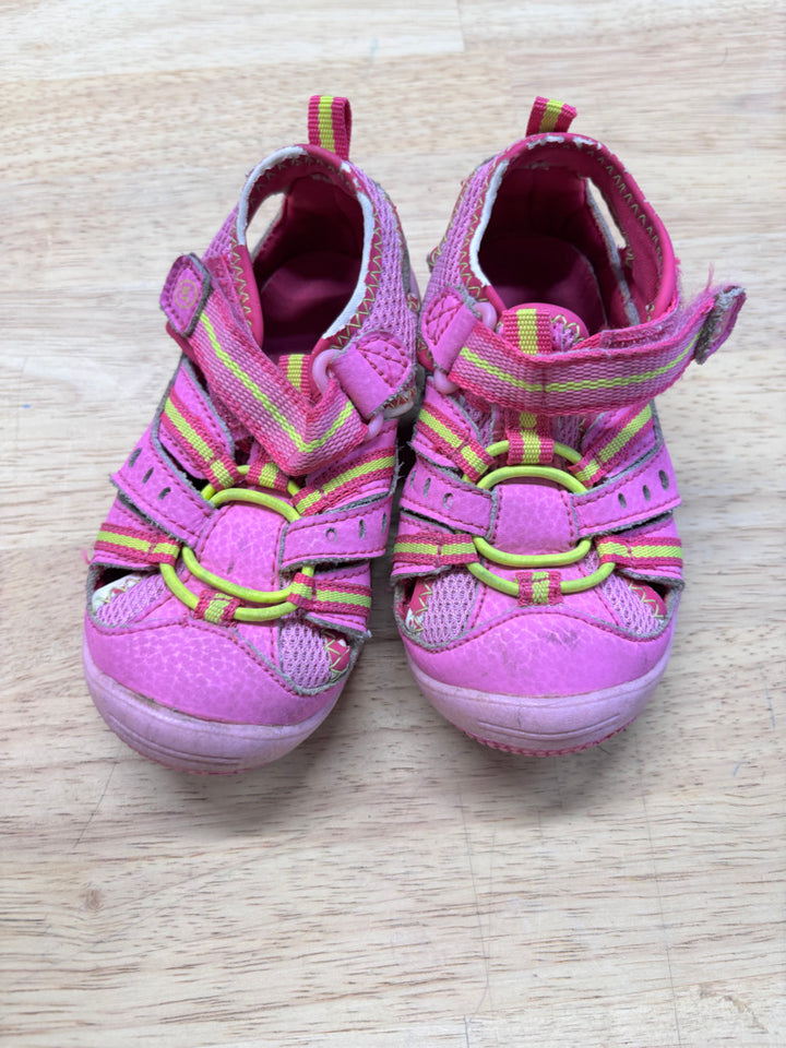 Stride Rite EU 22 Pink Closed-Toe Sandals