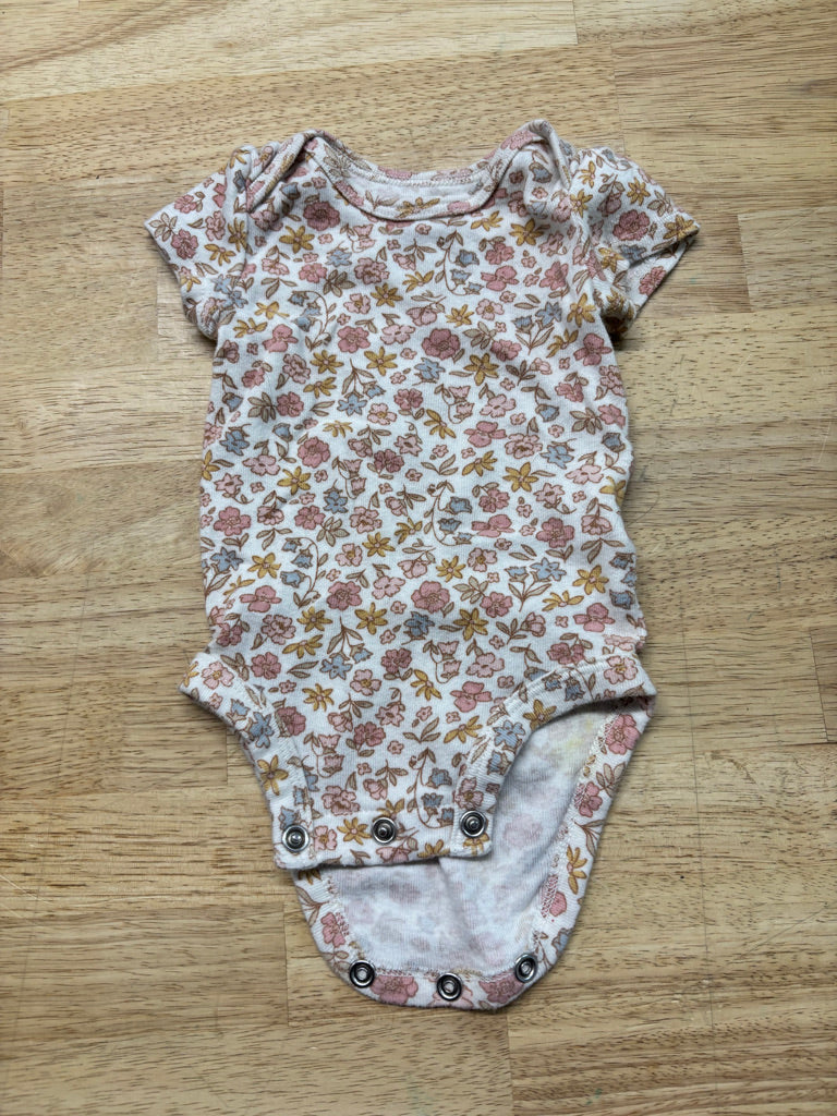 Carter’s Floral Bodysuit | Newborn imperfefct