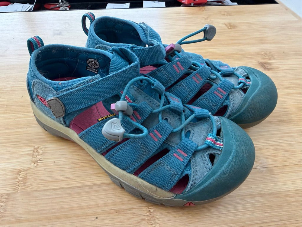 Keen Closed-Toe Sandals – 2 | Turquoise & Pink Elastic Lace - Nest and Sprout-Consignment