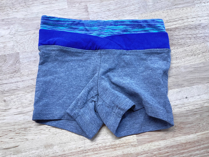 Old Navy Shorts – play 6–7 years