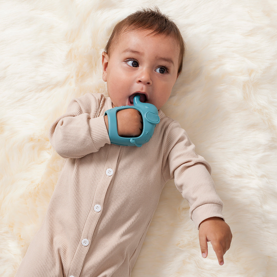 Bitzy Grip™ Hand Teether