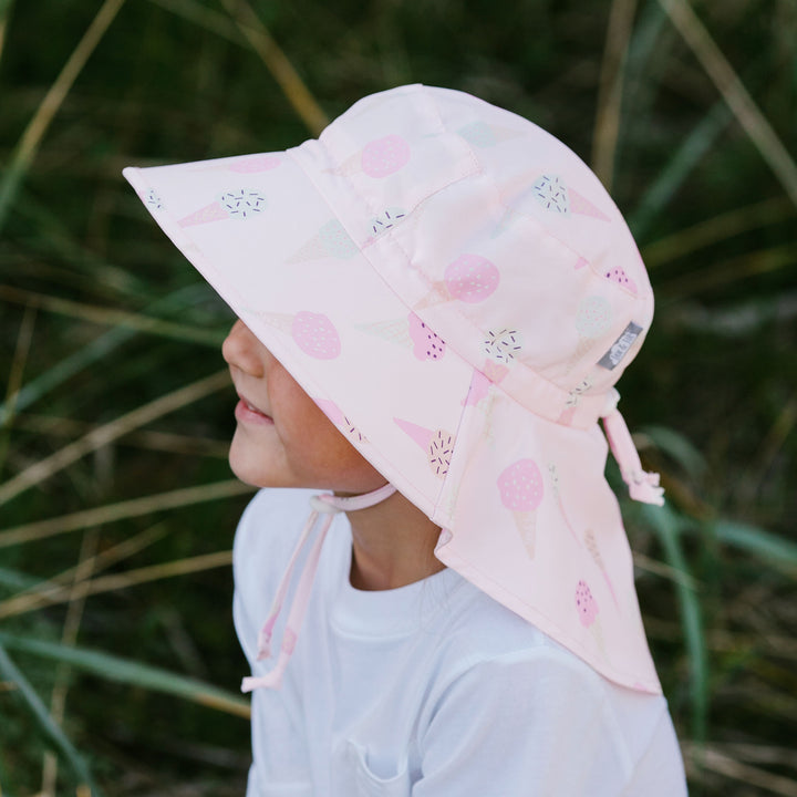 Jan & Jul Aqua Dry Adventure Hat  child wearing the aht showing full coverage protection