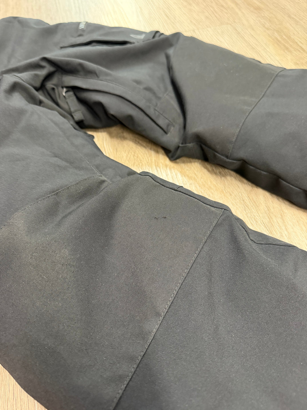Ripzone 8K Snow Pants Black with Suspenders | Size XS