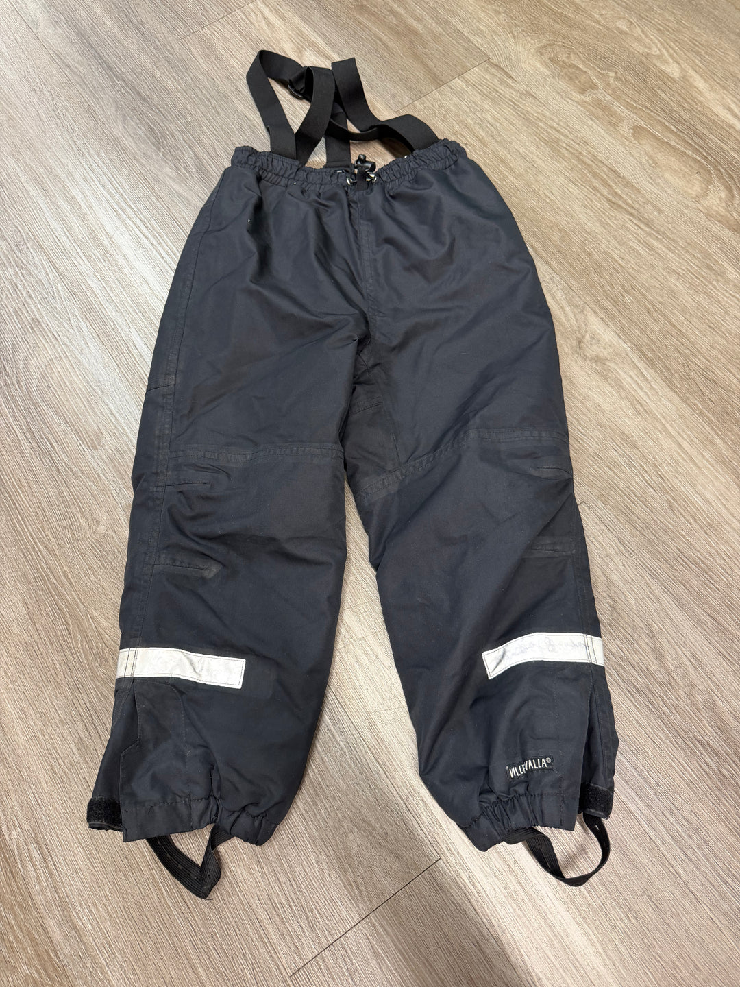 Villervalla Snow Pants – 122 (7Y) | Suspenders Adjustable Waist Hi-Vis Boot Straps | Play