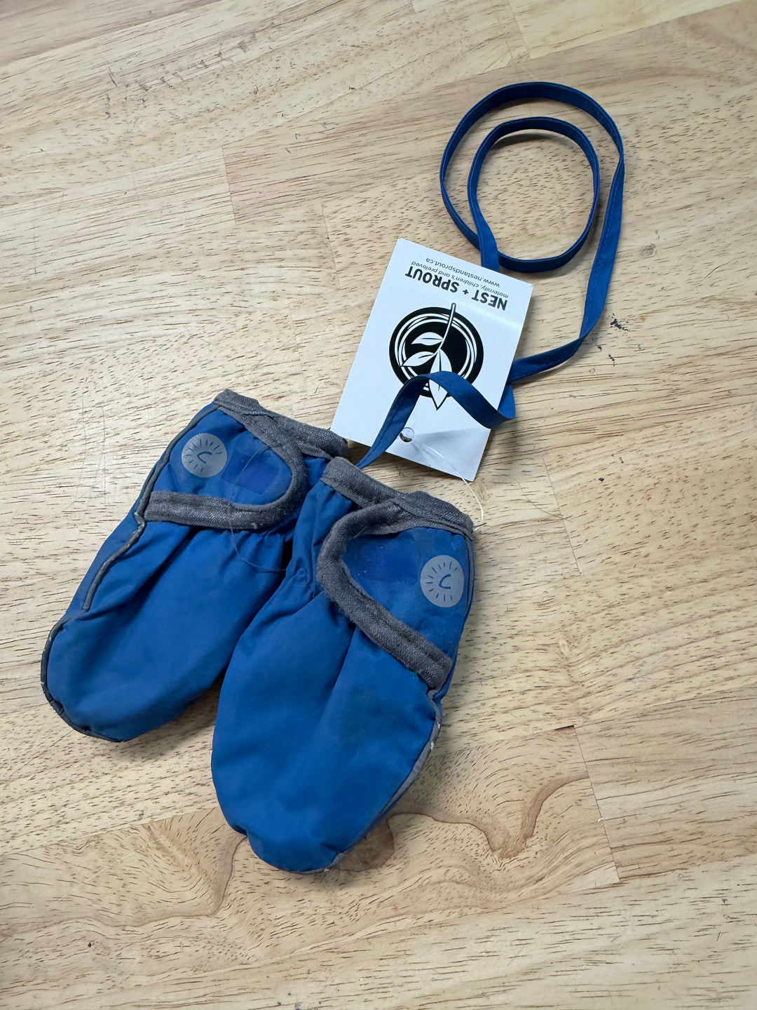 CaliKids Mittens on String infant size