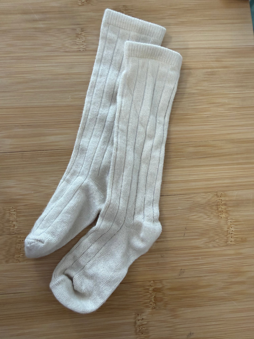 Cream Ribbed Socks – Est. 1–3Y