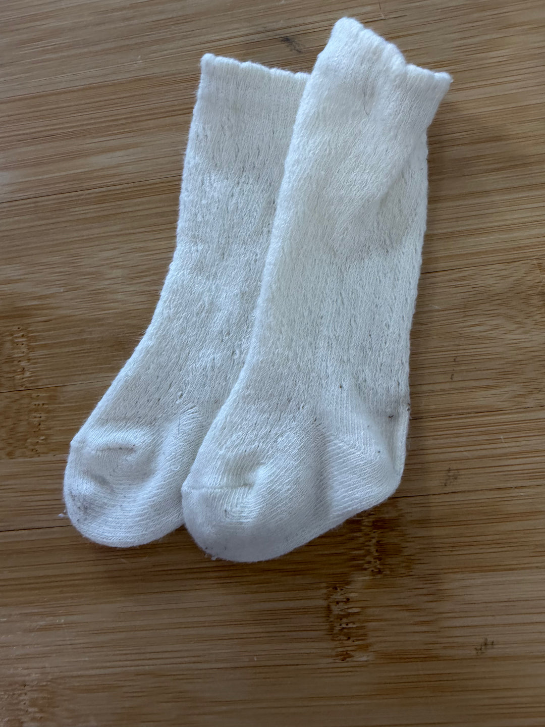 Cream Knee High Infant Socks – Est. 0–12M