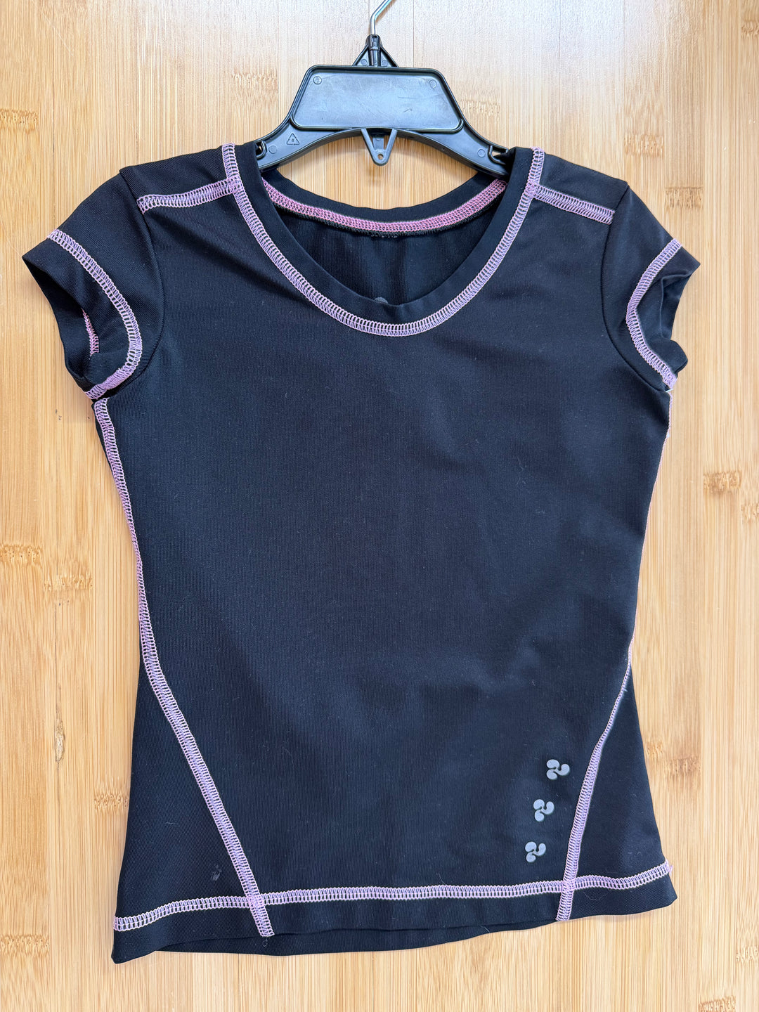Triple Flip Athletic Top – Size 4/5Y Black with Pink Stitching