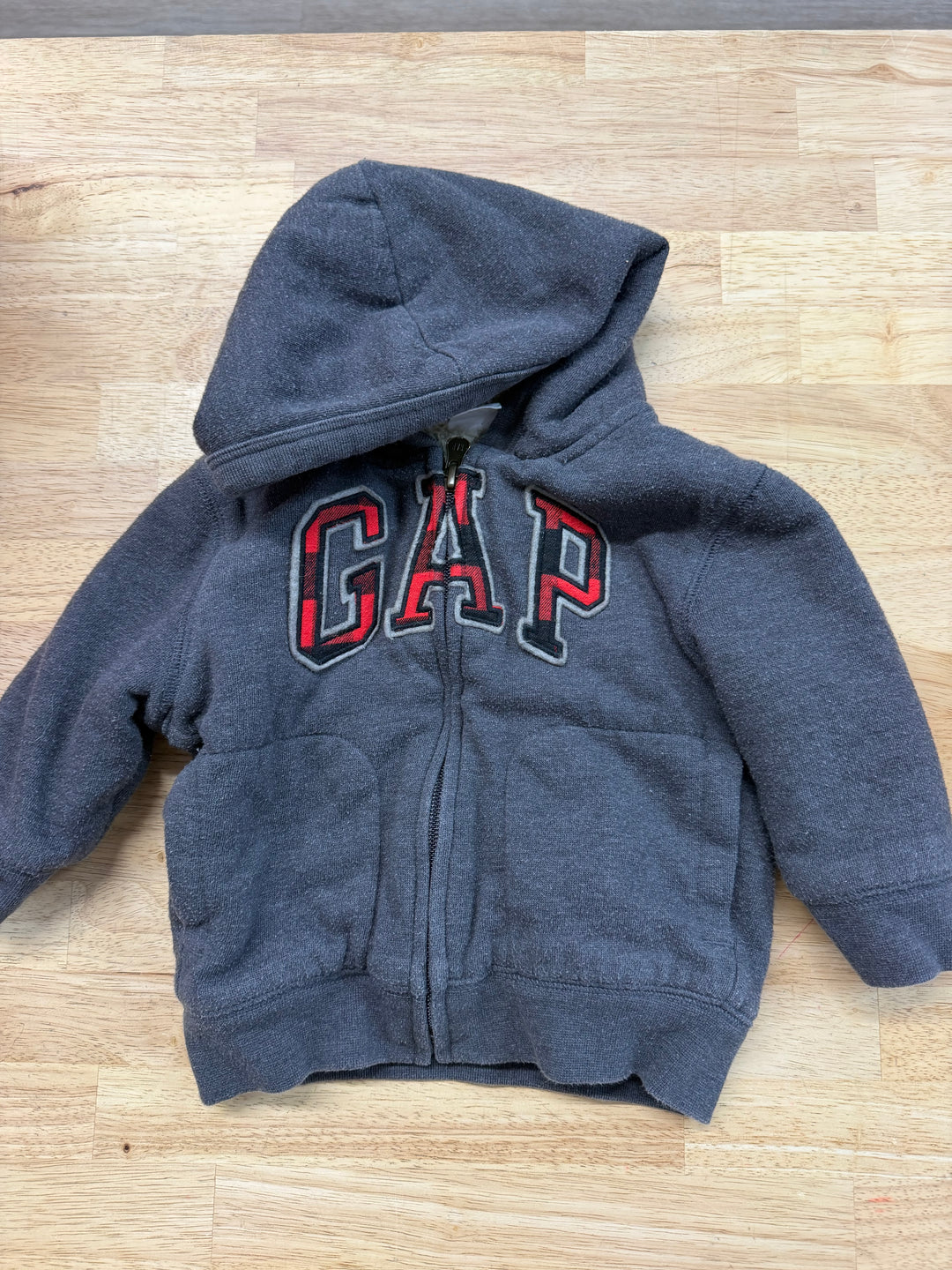 Gap Buffalo Plaid Lettering Sweatshirt – 12–18M | Grey | Play