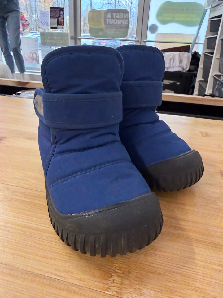 Jan and Jul Toasty-Dry Ankle Boots – 9 | Navy | Quilted