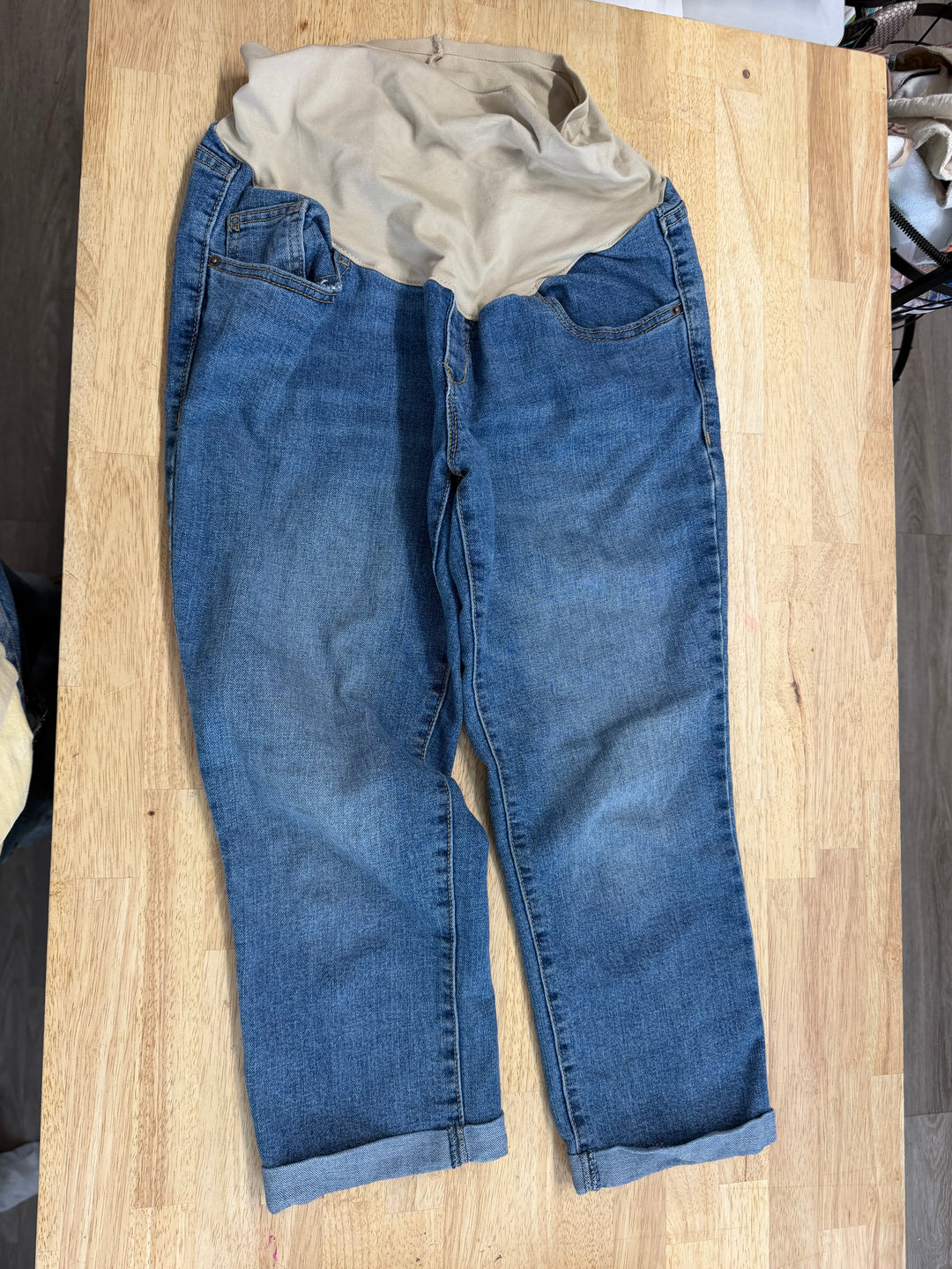 H&amp;M Maternity Jeans – 10 | Light Wash | Belly Panel