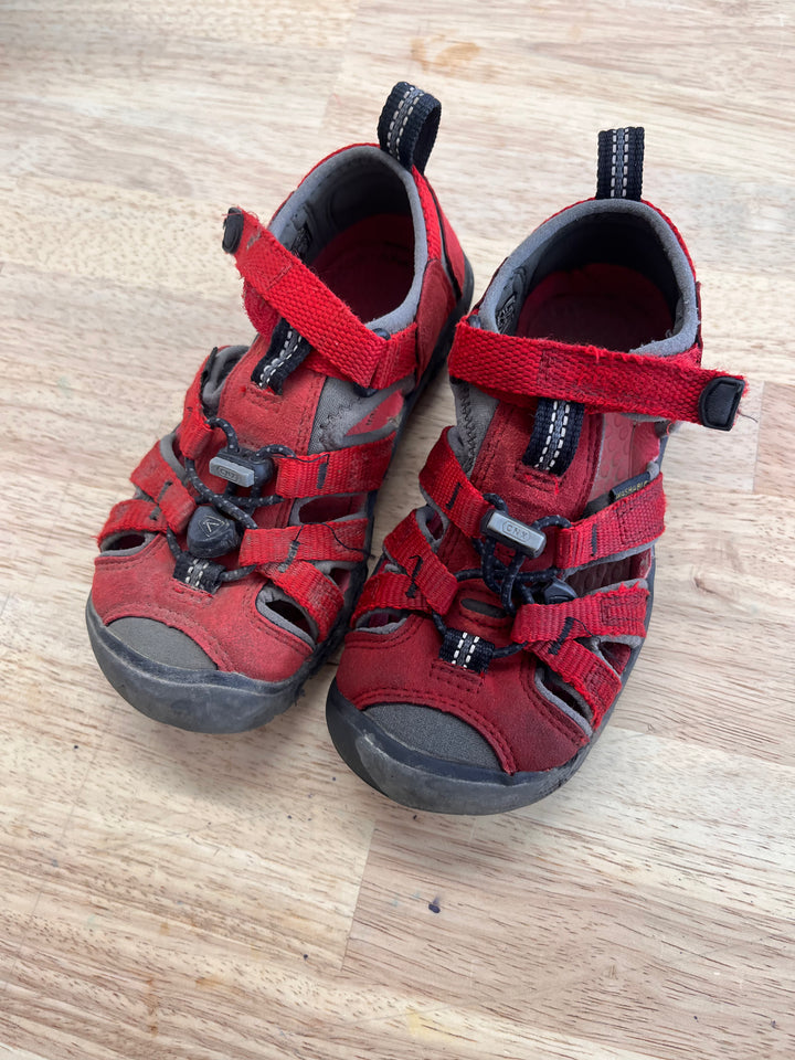 Keens Closed Toe Sandals – Size 11