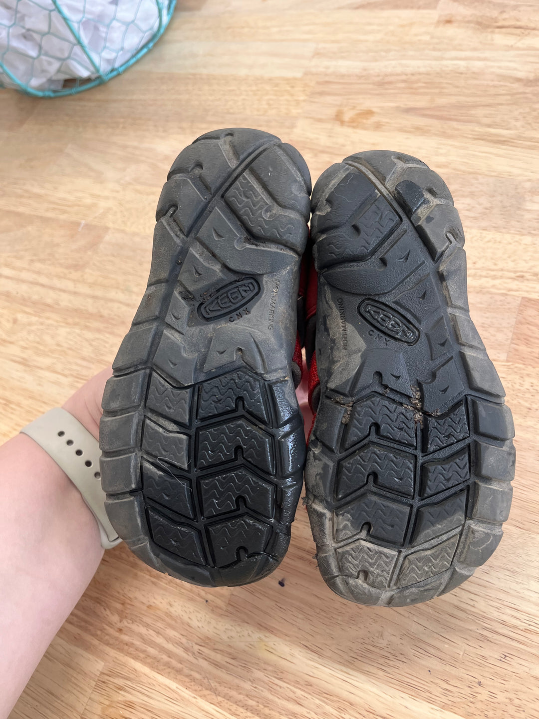 Keens Closed Toe Sandals – Size 11