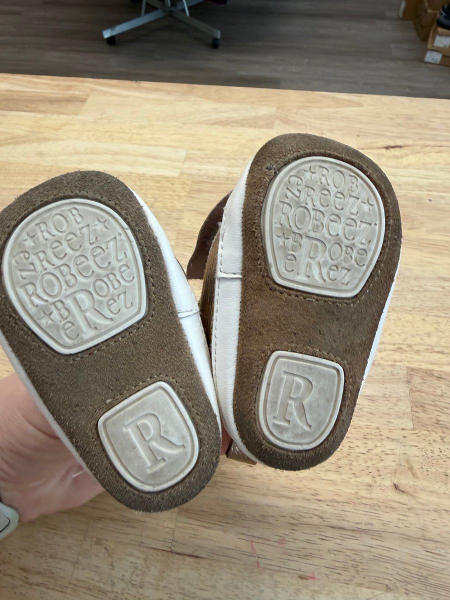 Robeez Early Walker Shoes Metallic Rose Gold | Size 6–9M - Nest and Sprout - Consignment