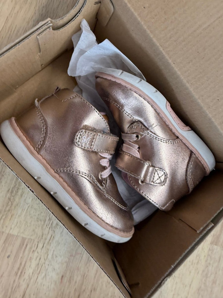 Stride Rite Quinn Ankle Boots – 6M | Rose Gold - Nest and Sprout - Consignment