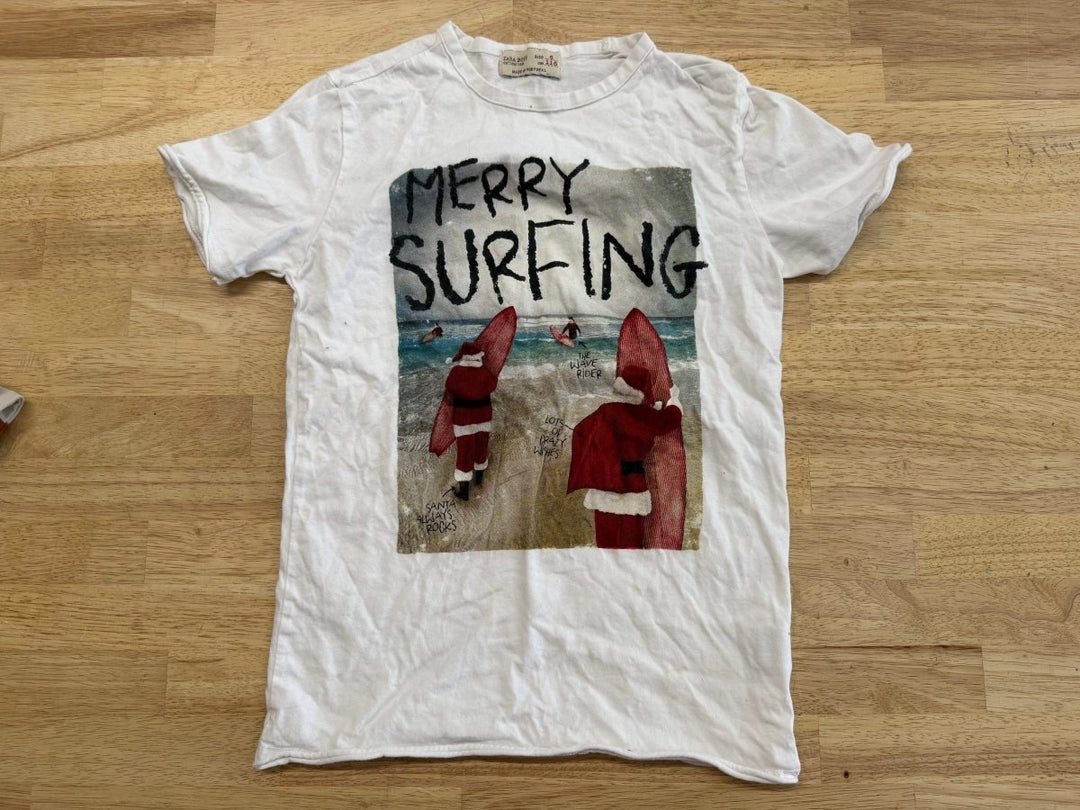 Zara Tee – 5Y | Christmas – Merry Surfmas - Nest and Sprout - Consignment