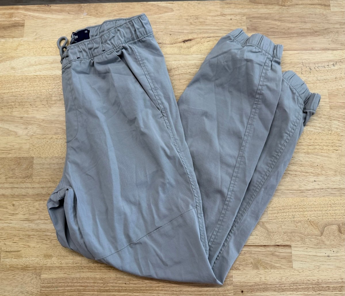 Hollister Joggers –Mens XS | Grey - Nest and Sprout - Consignment