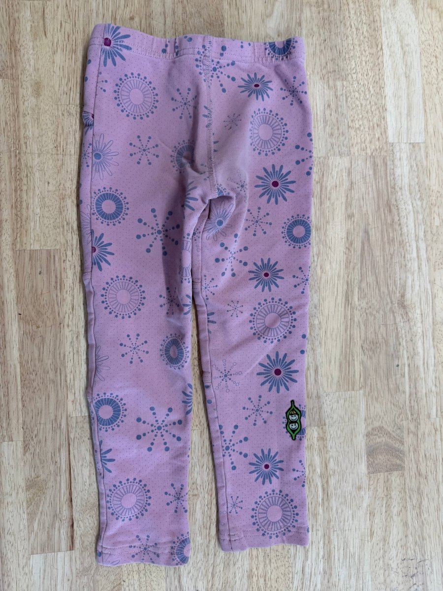Peekaboo Beans Beans Leggings – Size 4 | pink snowflake Print - Nest and Sprout - Consignment