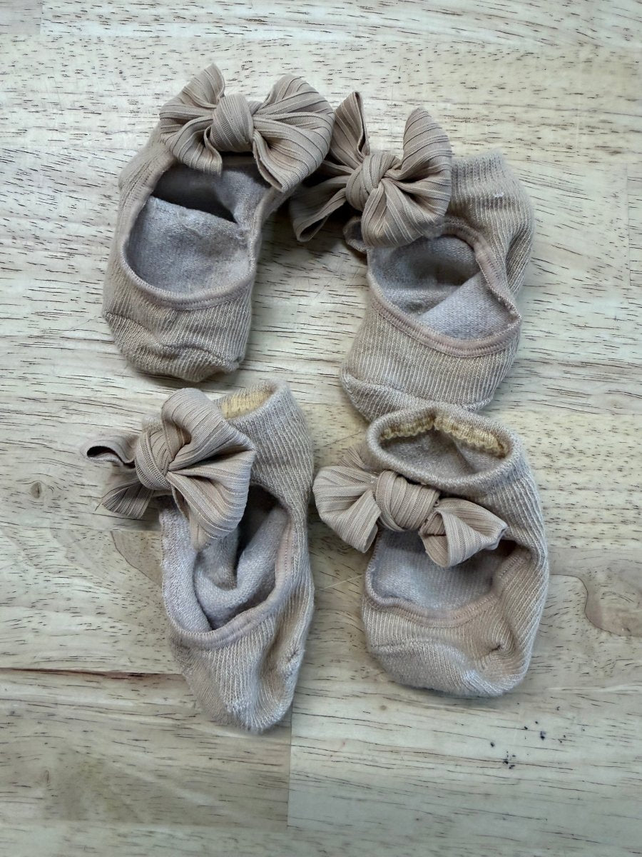 Ballet Socks – Infant | Almond with Bows Set of 2 - Nest and Sprout - Consignment