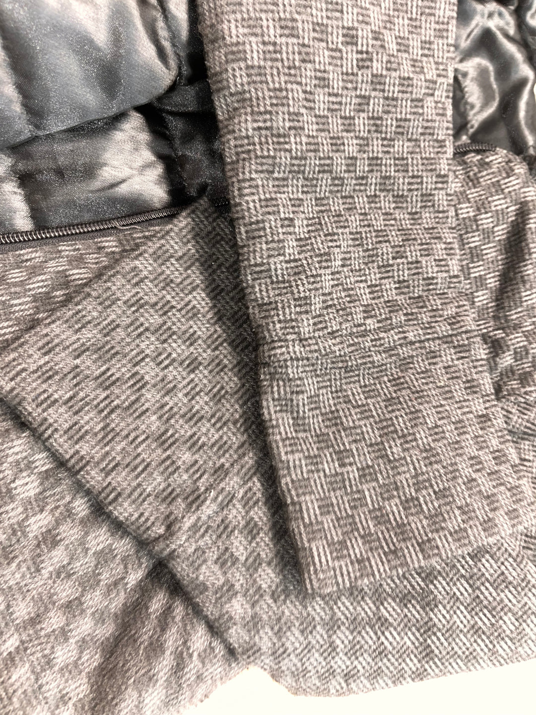 Peekaboo Beans Size 4 Jacket – Black & Grey Herringbone