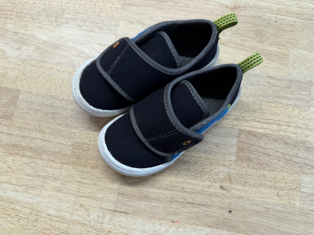 Bogs Velcro Shoes – Size 10 | Black