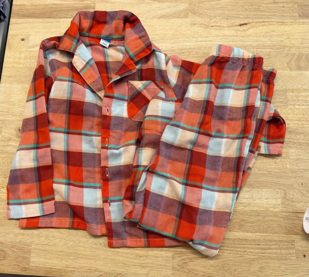 Old Navy Red Plaid PJ Set – 5T | Button - Up - Nest and Sprout - Consignment