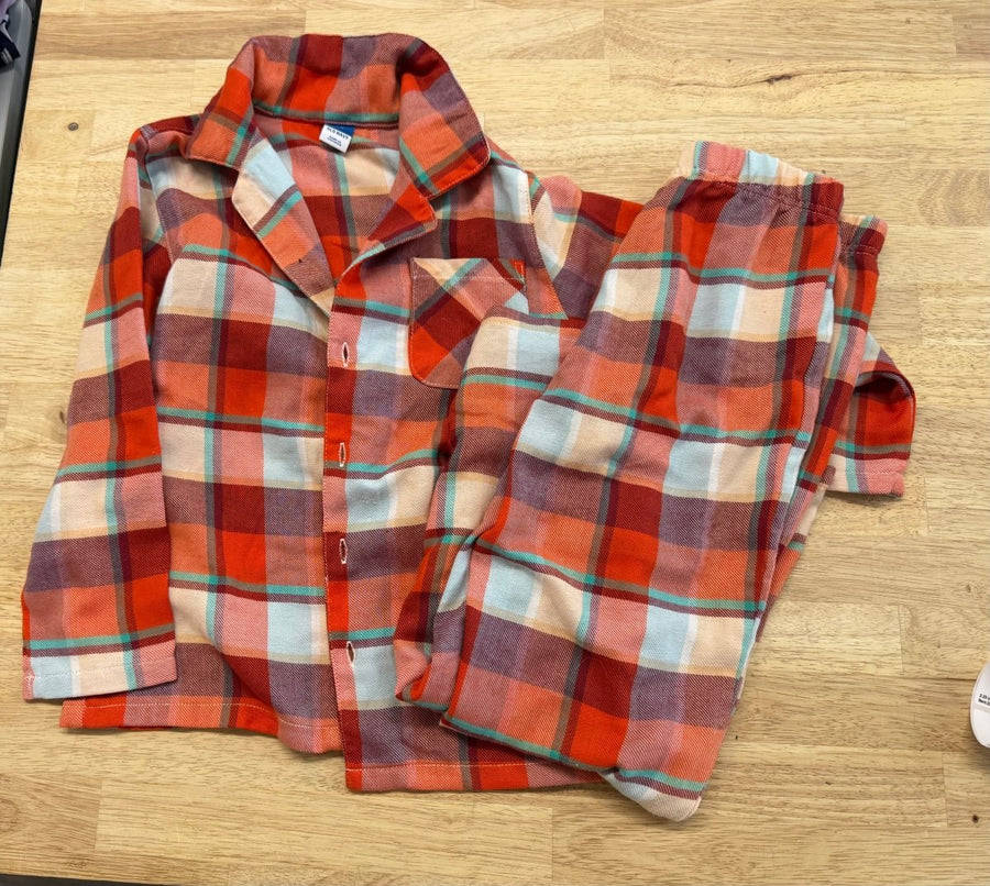 Old Navy Red Plaid PJ Set – 5T | Button - Up - Nest and Sprout - Consignment