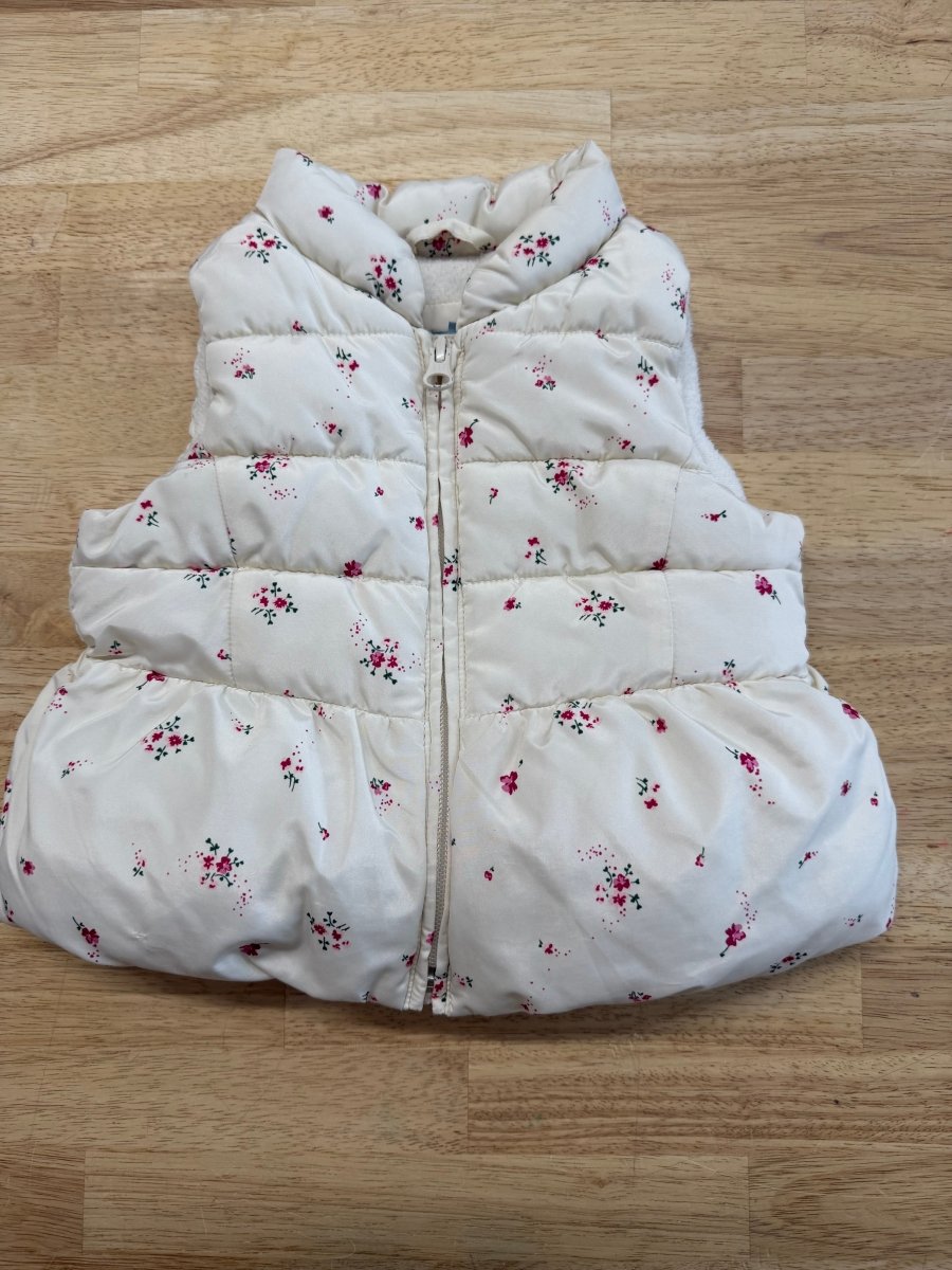 Gap Insulated Vest – 12–18M | Cream with Fuchsia Flowers - Nest and Sprout - Consignment
