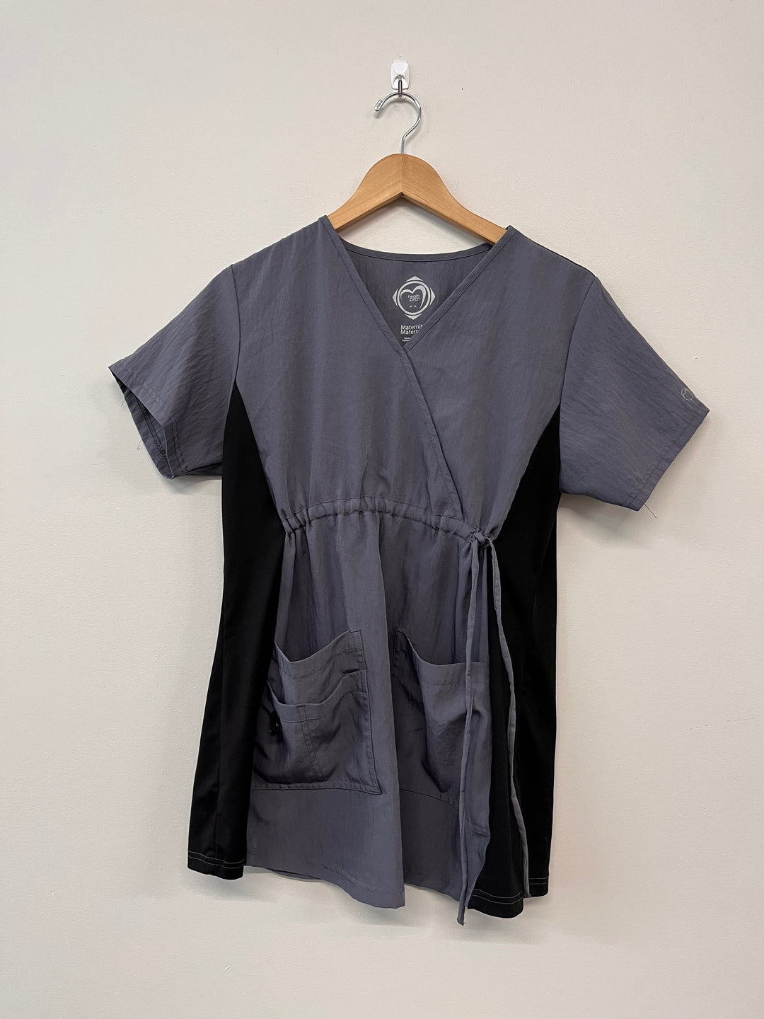 Health Pro Size Medium Maternity Scrub Top